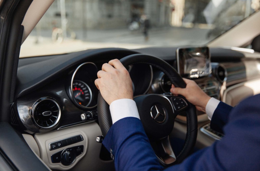 Car Service from Vancouver Airport to Downtown With Guaranteed On-Time Pickup