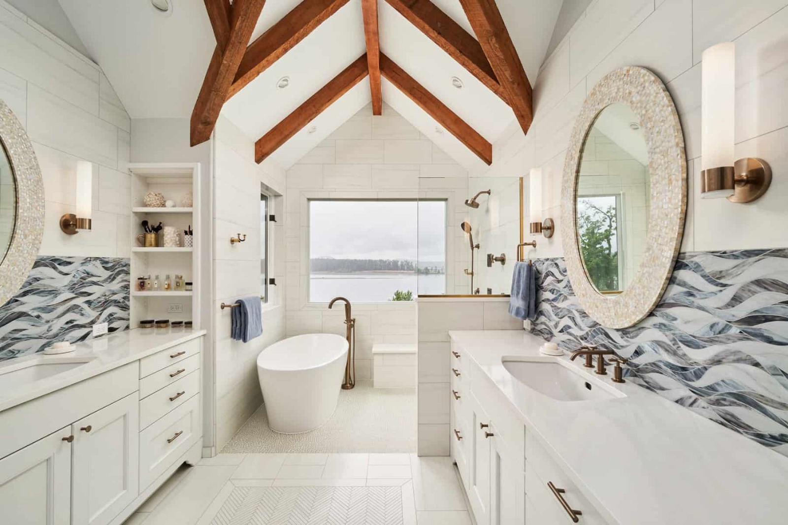 Colonial Home Build Ideas That Blend Tradition and Modern Comfort
