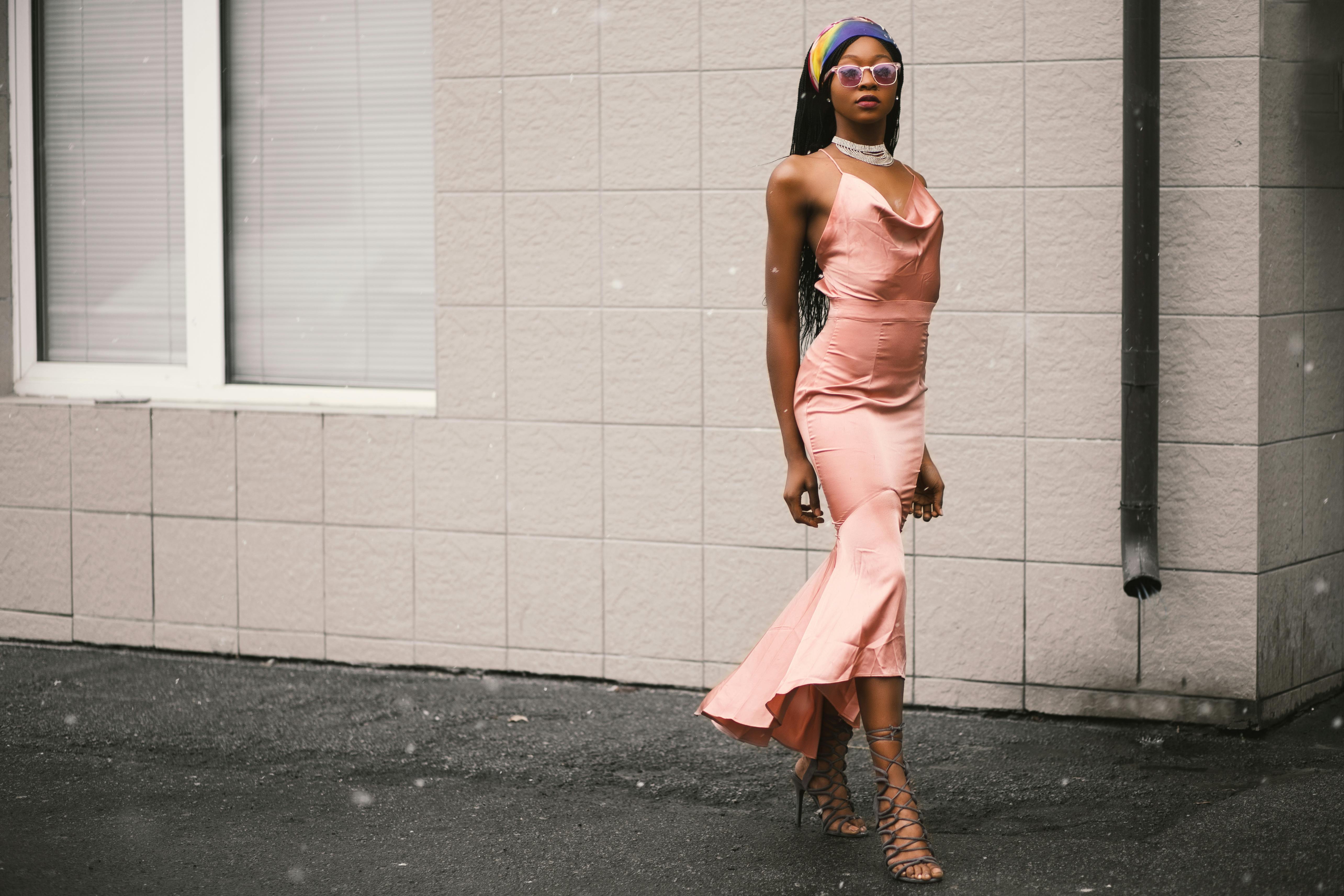 Kurzes kleid online entdecken – Feminine Designs bei LOU